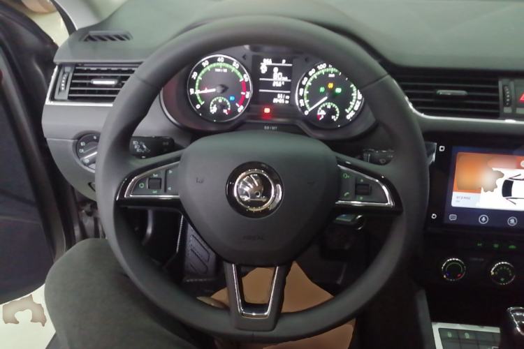 Used Skoda Octavia 2019 1.5L Automatic SmartDrive Comfort Edition China VI Standard Steering Wheel
