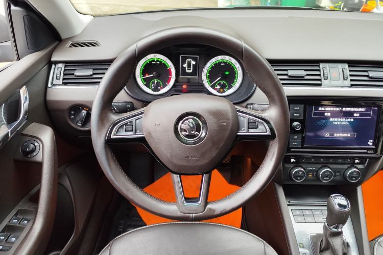 Used Skoda Octavia 2019 TSI280 DSG Flagship Wagon China VI Standard Steering Wheel