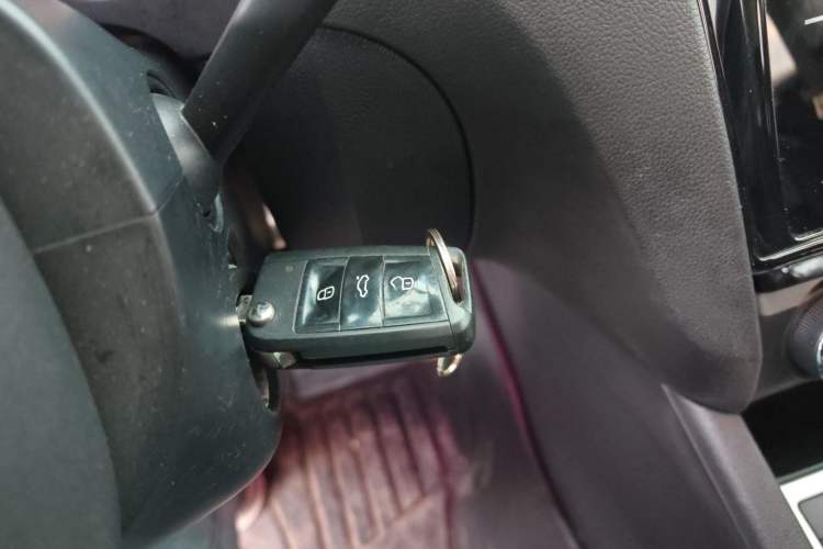 Used Skoda Octavia 2019 1.5L Automatic SmartDrive Comfort Edition China VI Standard Vehicle Key