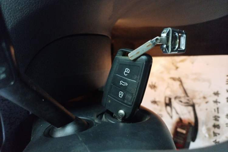 Used Skoda Octavia 2019 TSI230 DSG SmartDrive Luxury Edition China VI Vehicle Key
