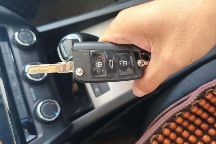 Used Skoda Octavia 2019 1.5L Automatic Smart Drive Luxury Edition China VI Standard Vehicle Key