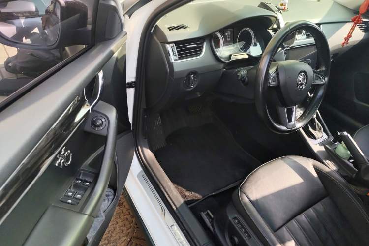 Used Skoda Octavia 2019 TSI280 DSG Smart Drive Flagship Edition China VI Driver Seat