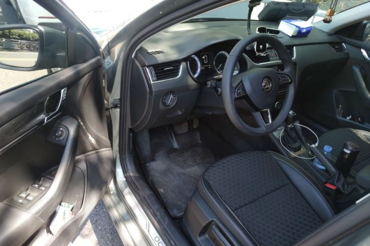 Used Skoda Octavia 2019 TSI280 DSG Luxury Edition Station Wagon China V Standard Driver Seat