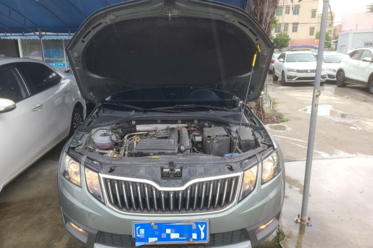 Used Skoda Octavia 2019 TSI230 DSG Luxury Edition Station Wagon China V Standard Engine Bay