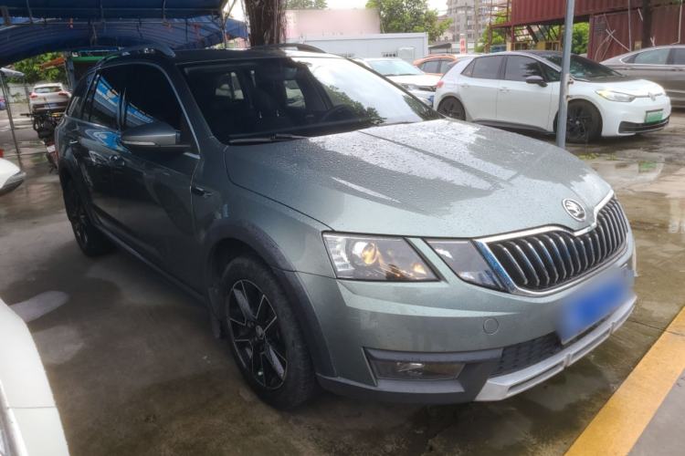 Used Skoda Octavia 2019 TSI230 DSG Luxury Edition Station Wagon China V Standard Front Right 45 Deg