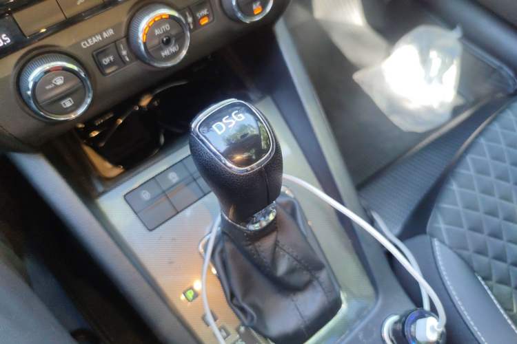 Used Skoda Octavia 2019 TSI280 DSG Luxury Edition Station Wagon China V Standard Gear Lever