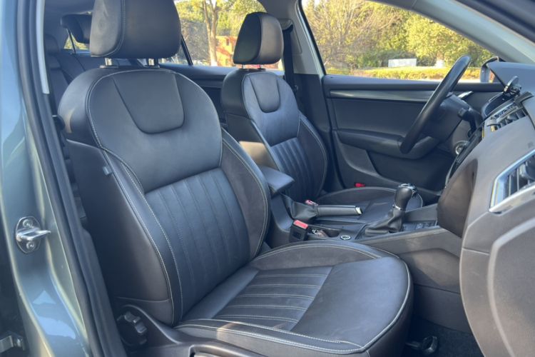 Used Skoda Octavia 2019 TSI280 DSG Flagship Wagon China VI Standard Interior 10