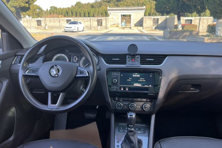 Used Skoda Octavia 2019 TSI280 DSG Flagship Wagon China VI Standard Interior 6