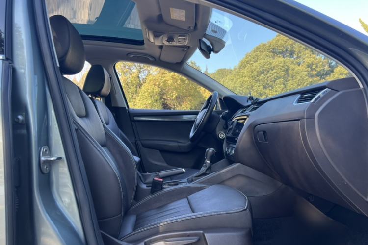 Used Skoda Octavia 2019 TSI280 DSG Flagship Wagon China VI Standard Interior 8