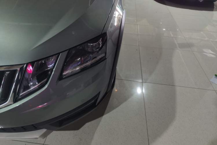 Used Skoda Octavia 2019 TSI280 DSG Flagship Wagon China VI Standard Left Front Headlight