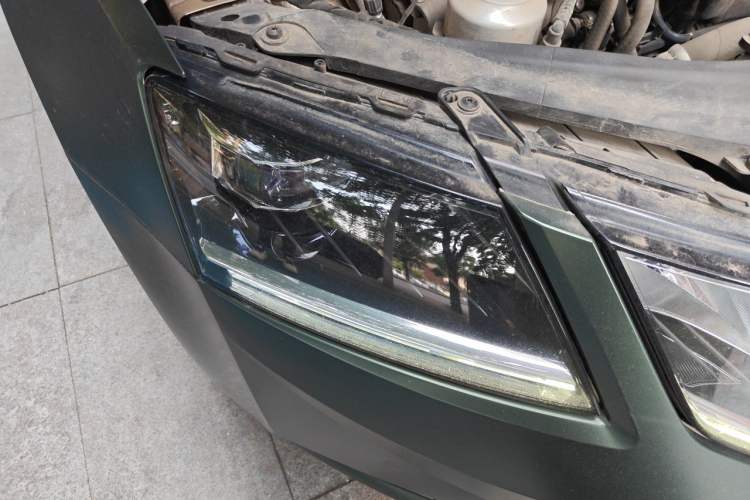 Used Skoda Octavia 2019 TSI280 DSG Smart Drive Flagship Edition China VI Right Front Headlight