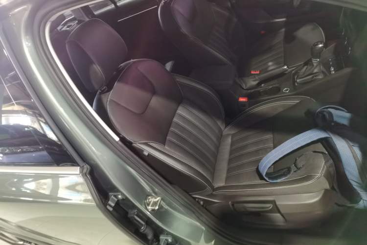 Used Skoda Octavia 2019 TSI280 DSG Flagship Wagon China VI Standard Right Front Seat