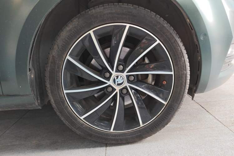 Used Skoda Octavia 2019 TSI280 DSG Smart Drive Flagship Edition China VI Right Front Wheel Hub
