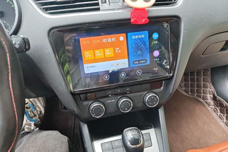 Used Skoda Octavia 2019 TSI230 DSG Comfort Edition Audio And AC Panel