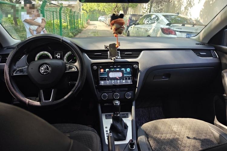 Used Skoda Octavia 2019 TSI230 DSG Luxury Edition Center Console