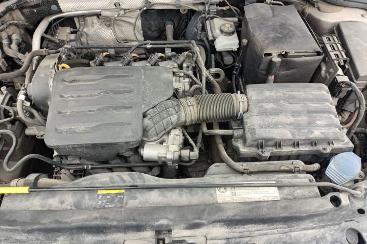 Used Skoda Octavia 2019 1.5L Automatic Smart Drive Luxury Edition China VI Standard Engine Bay