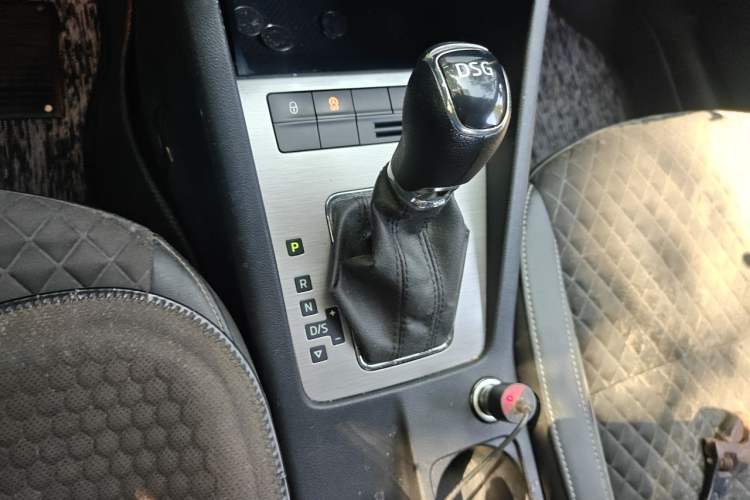 Used Skoda Octavia 2019 TSI230 DSG Luxury Edition Gear Lever