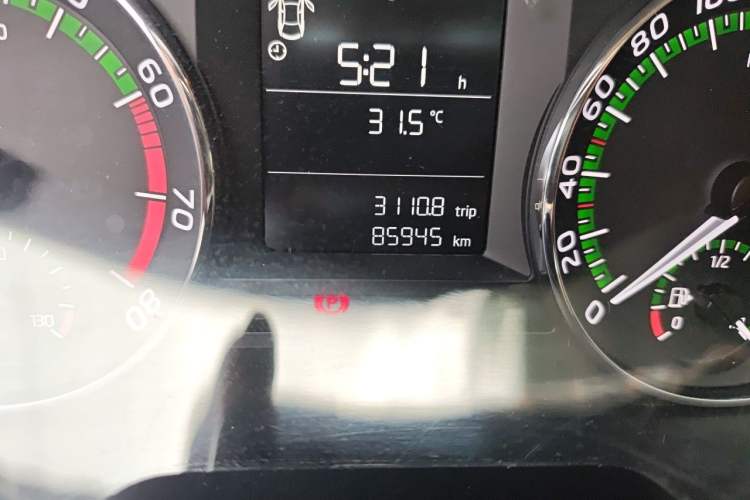Used Skoda Octavia 2019 TSI230 DSG Comfort Edition Odometer Close Up