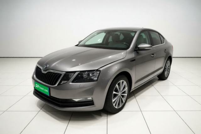 Ojetý Skoda Octavia 2019 TSI230 DSG Comfort Edition