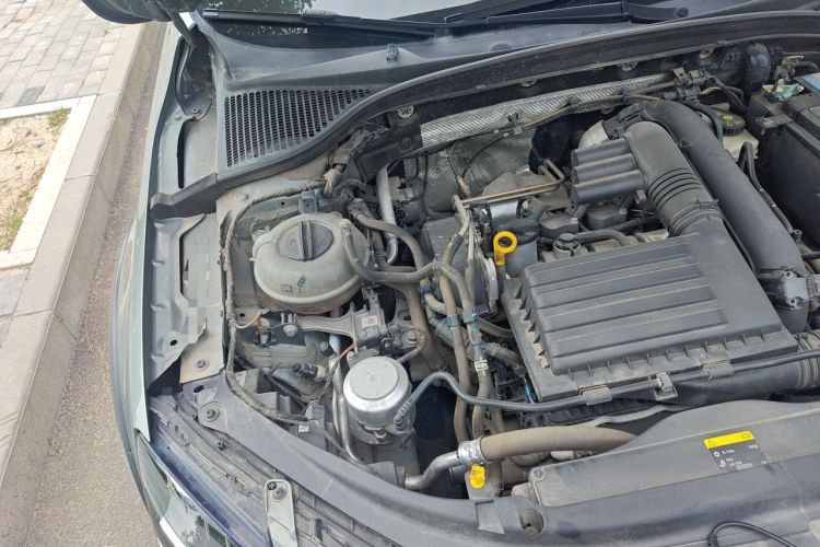 Used Skoda Octavia 2019 TSI280 DSG Flagship Wagon China VI Standard Engine Bay Right