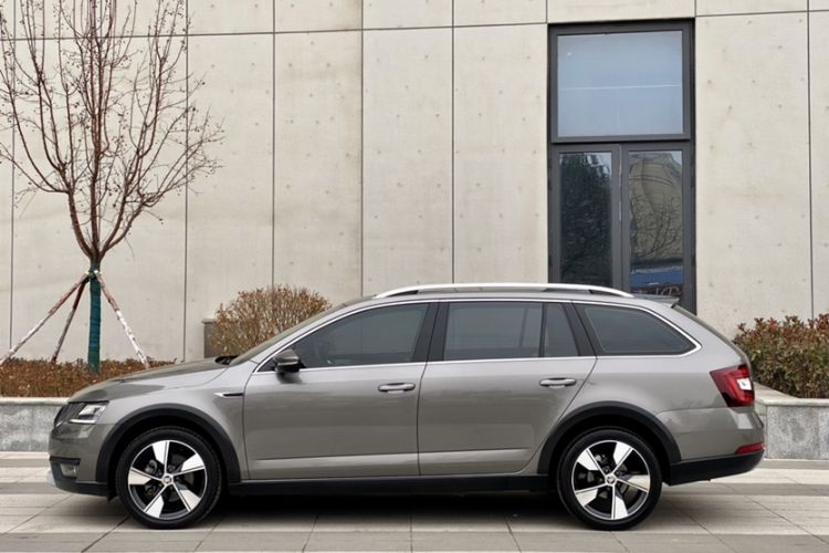 Used Skoda Octavia 2019 TSI280 DSG Luxury Edition Station Wagon China VI Standard Exterior 5