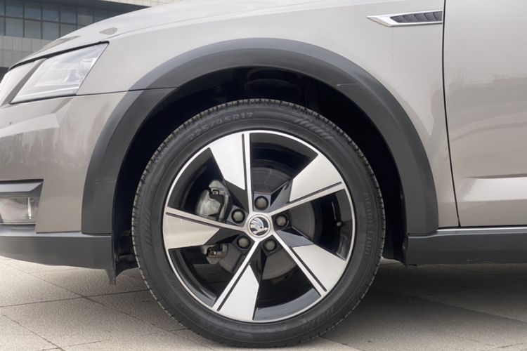 Used Skoda Octavia 2019 TSI280 DSG Luxury Edition Station Wagon China VI Standard Exterior 8