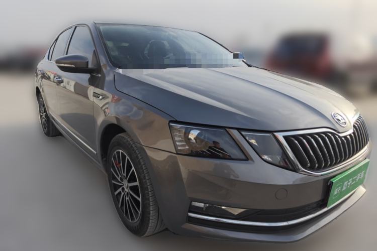 Used Skoda Octavia 2019 TSI230 DSG SmartDrive Luxury Edition China VI Front Right 45 Deg