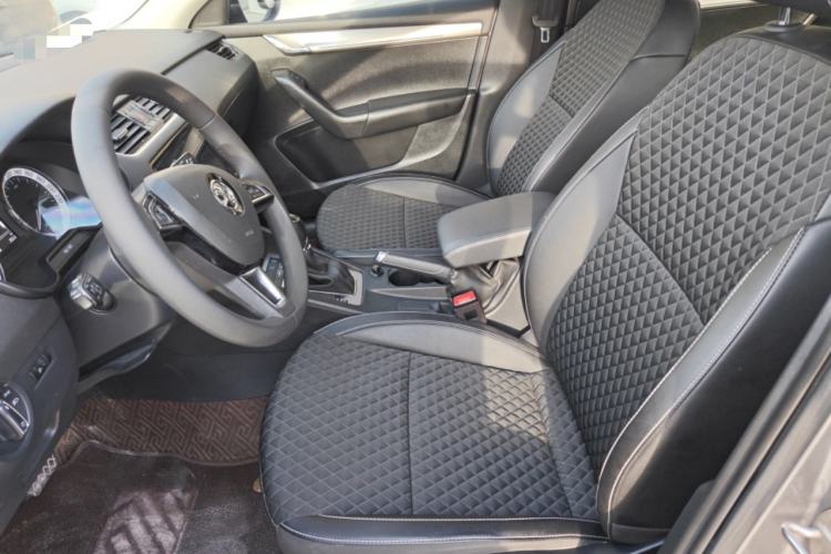 Used Skoda Octavia 2019 TSI230 DSG SmartDrive Luxury Edition China VI Left Front Seat