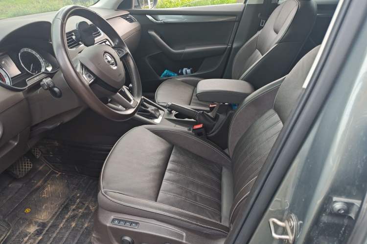Used Skoda Octavia 2019 TSI280 DSG Flagship Wagon China VI Standard Left Front Seat