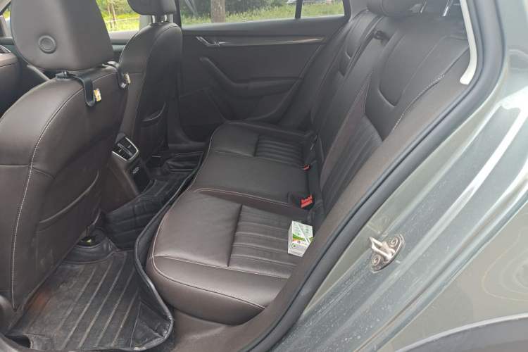 Used Skoda Octavia 2019 TSI280 DSG Flagship Wagon China VI Standard Left Rear Seat