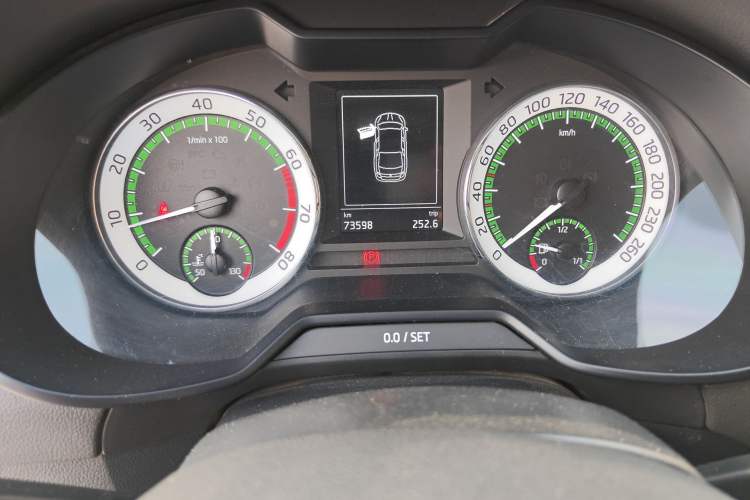 Used Skoda Octavia 2019 TSI230 DSG SmartDrive Luxury Edition China VI Odometer Close Up
