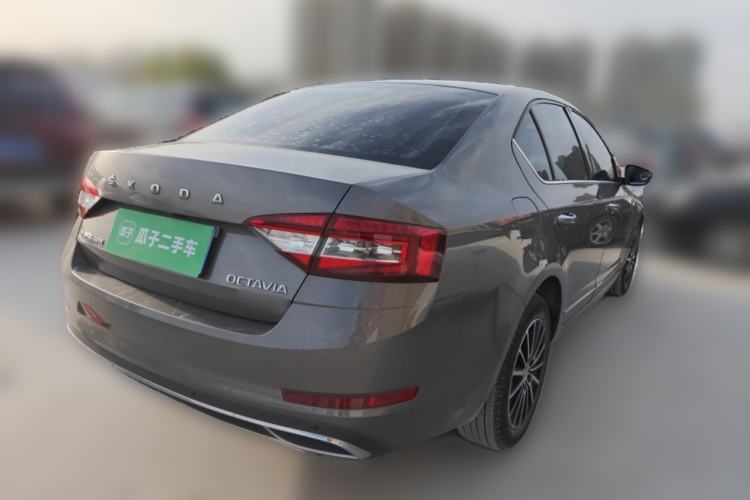 Used Skoda Octavia 2019 TSI230 DSG SmartDrive Luxury Edition China VI Rear Right 45 Deg