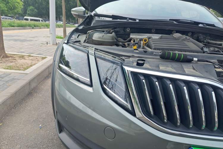 Used Skoda Octavia 2019 TSI280 DSG Flagship Wagon China VI Standard Right Front Headlight