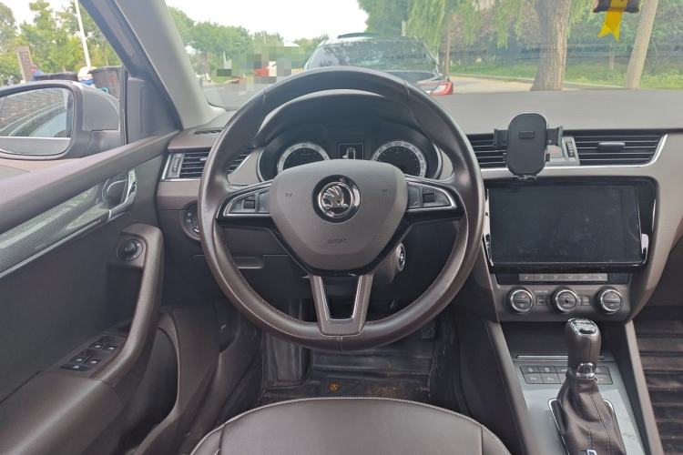 Used Skoda Octavia 2019 TSI280 DSG Flagship Wagon China VI Standard Steering Wheel
