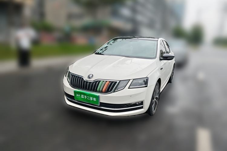Used Skoda Octavia 2019 TSI280 DSG Luxury Edition Guazi used car, China used car export, Used car for sale, Used  cars, Cheapest cars for sale