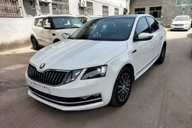 Used Skoda Octavia 2019 1.5L Automatic Smart Drive Luxury Edition China VI Standard