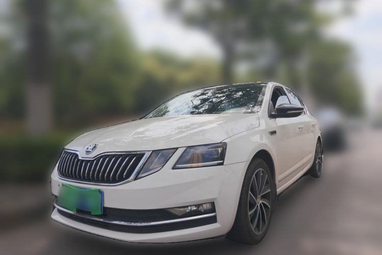 Used Skoda Octavia 2019 TSI280 DSG SmartDrive Luxury Edition China VI Guazi used car, China used car export, Used car for sale, Used cars, Cheapest cars for sale