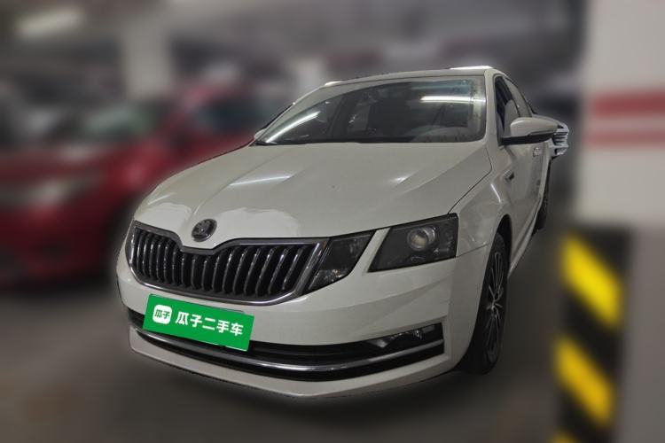 Used Skoda Octavia 2019 TSI230 DSG Luxury Edition Guazi used car, China used car export, Used car for sale, Used  cars, Cheapest cars for sale