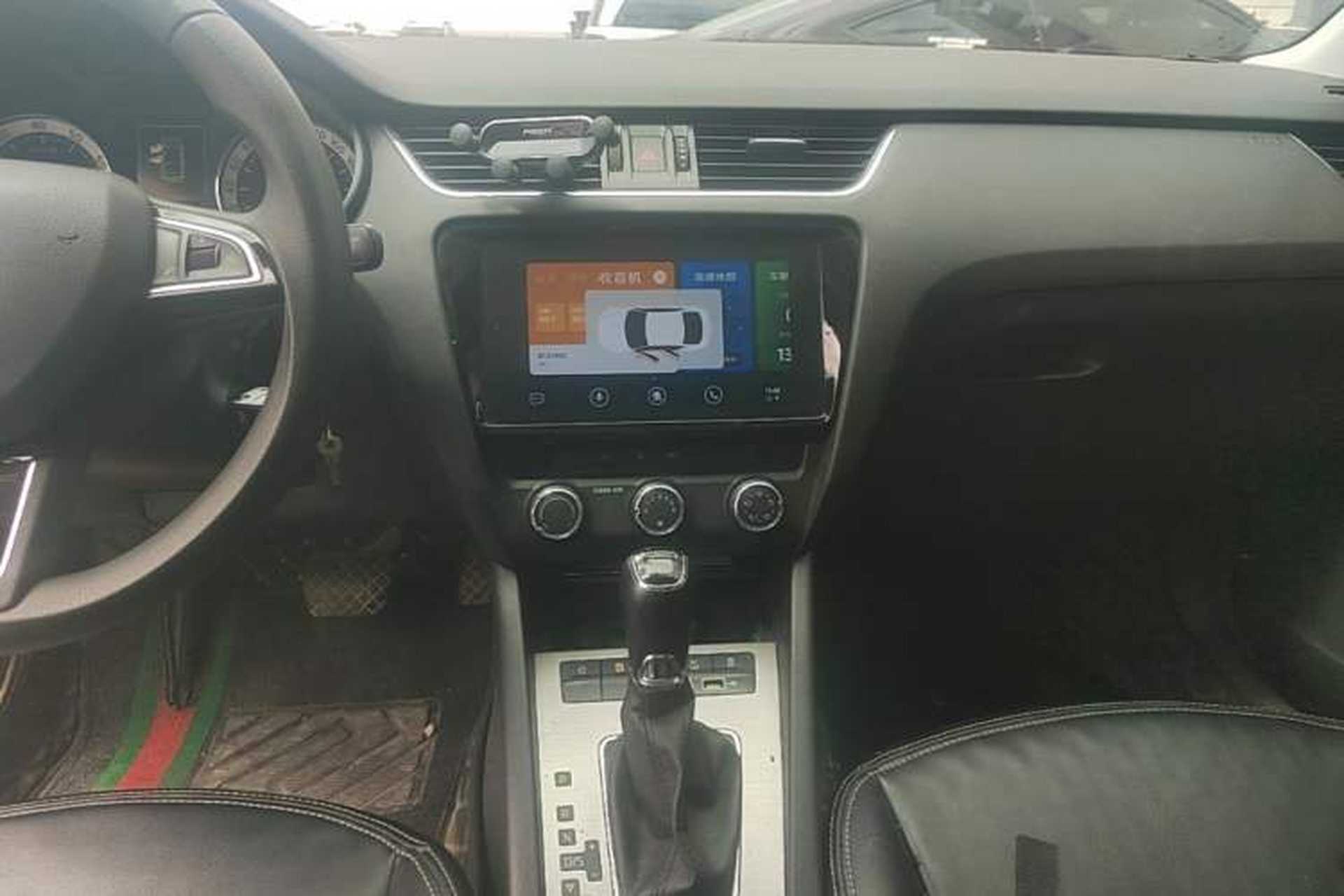 Used Skoda Octavia 2019 1.5L Automatic Smart Drive Luxury Edition China VI Standard Audio And AC Panel