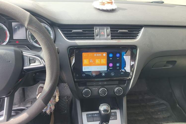 Used Skoda Octavia 2019 TSI280 DSG SmartDrive Luxury Edition China VI Audio And AC Panel