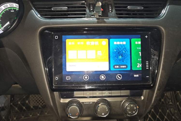 Used Skoda Octavia 2019 TSI230 DSG SmartDrive Luxury Edition China VI Audio And AC Panel