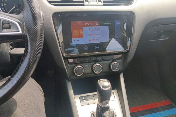 Used Skoda Octavia 2019 1.5L Automatic SmartDrive Comfort Edition China V Standard Audio And AC Panel