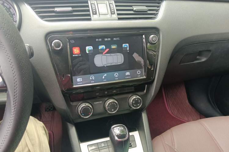 Used Skoda Octavia 2019 TSI230 DSG Comfort Edition Audio And AC Panel