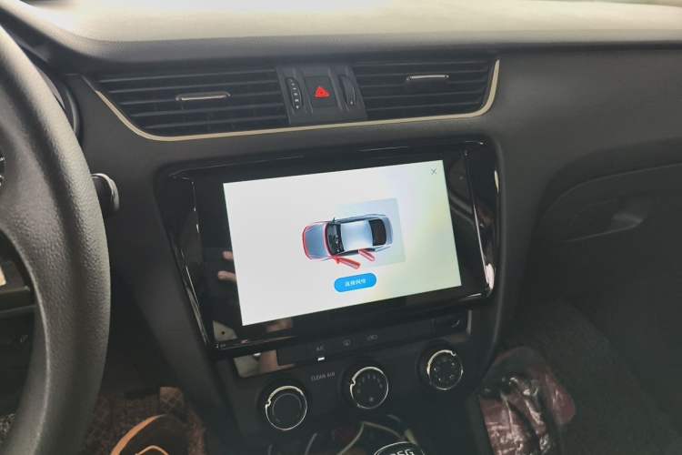 Used Skoda Octavia 2019 TSI280 DSG Luxury Edition Audio And AC Panel