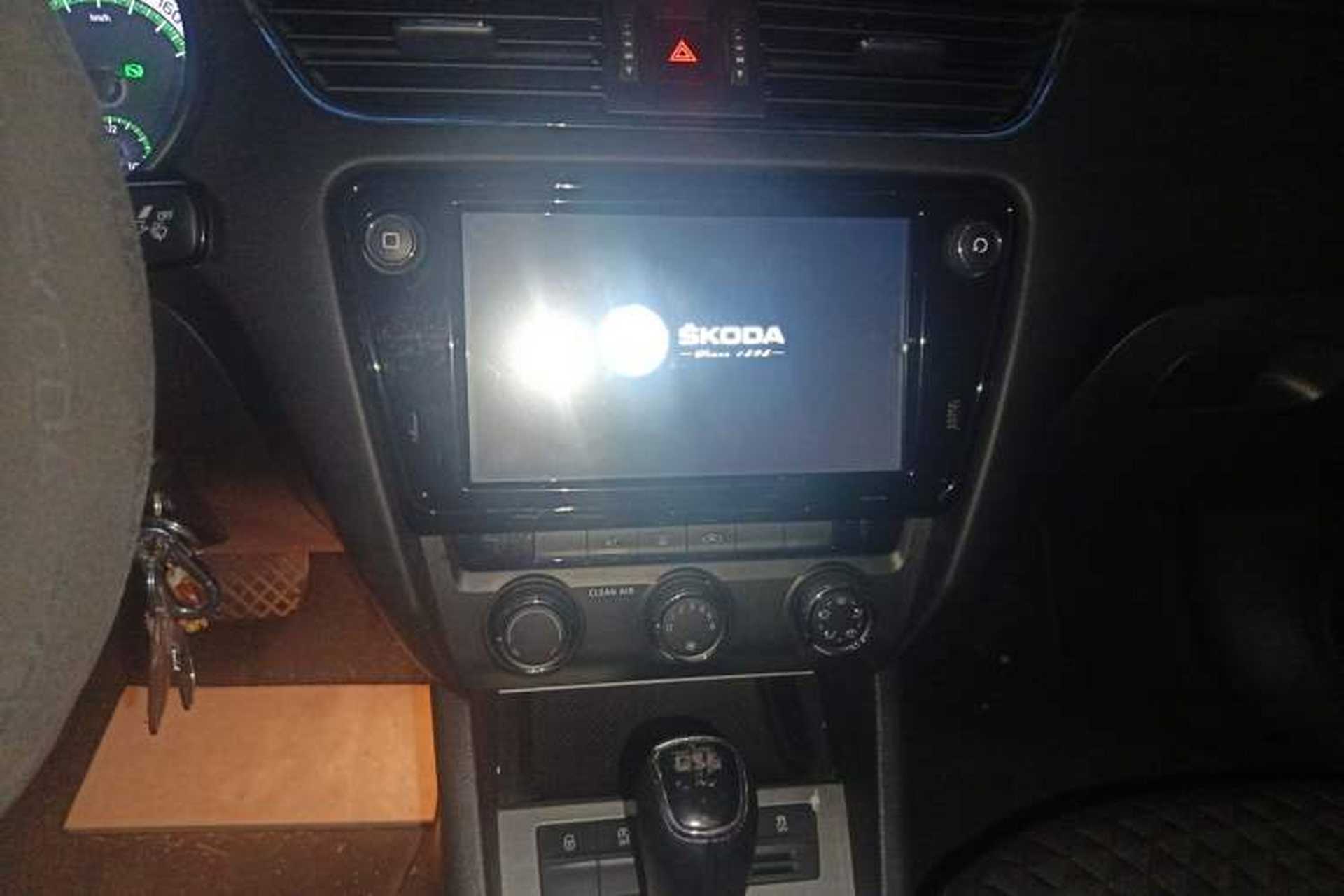 Used Skoda Octavia 2019 TSI280 DSG Luxury Edition Audio And AC Panel