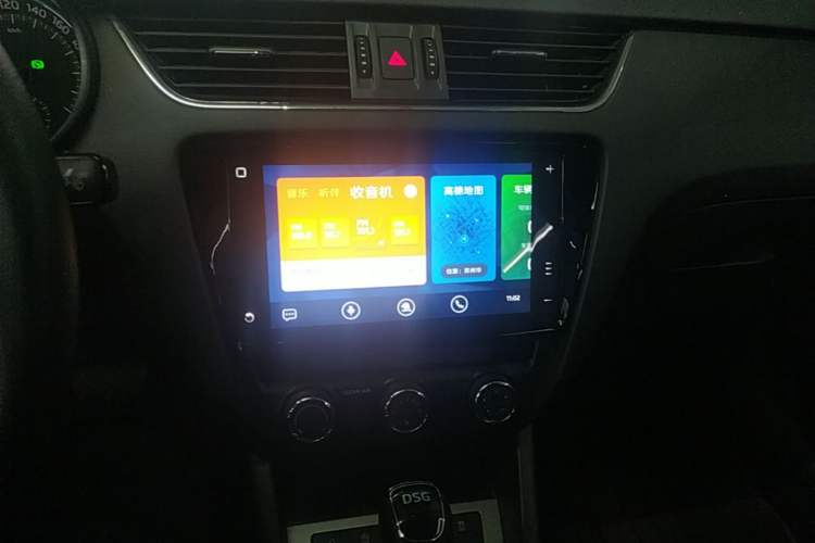 Used Skoda Octavia 2019 TSI230 DSG SmartDrive Comfort Edition China V Standard Audio And AC Panel