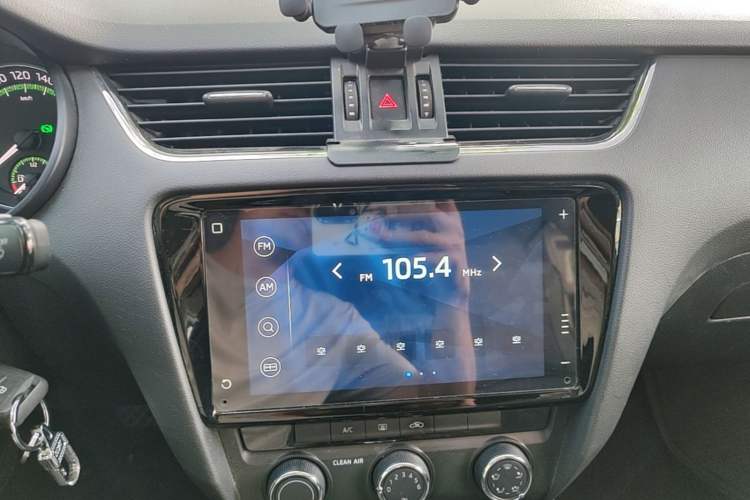 Used Skoda Octavia 2019 TSI230 DSG Smart & Comfort Edition China VI Standard Audio And AC Panel