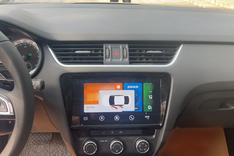 Used Skoda Octavia 2019 TSI280 DSG Luxury Edition Station Wagon China VI Standard Audio And AC Panel