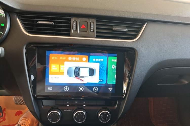 Used Skoda Octavia 2019 1.5L Automatic Smart Drive Luxury Edition China VI Standard Audio And AC Panel
