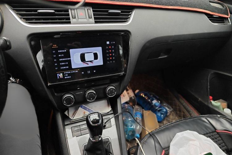 Used Skoda Octavia 2019 TSI280 DSG Luxury Edition Station Wagon China VI Standard Audio And AC Panel